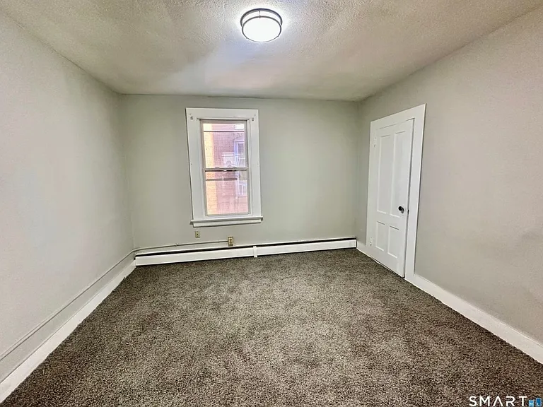 512 Broad St — Photo 5