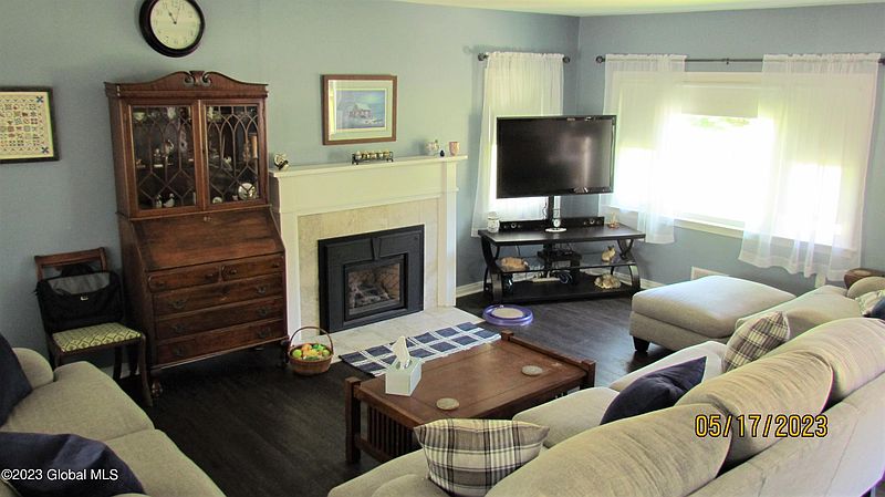 5th image of 8 Raven Street