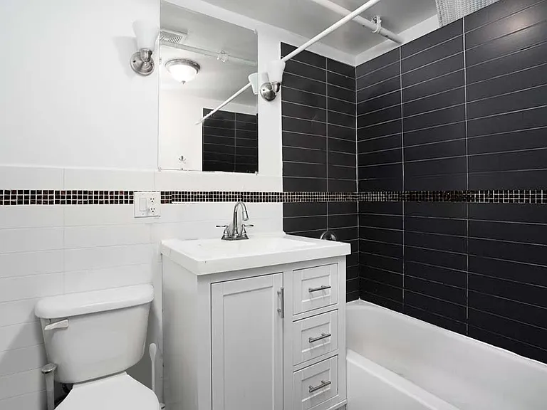 147 Grand St #2W — Photo 7