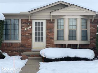 11375 Faircrest Dr, Washington, MI 48094