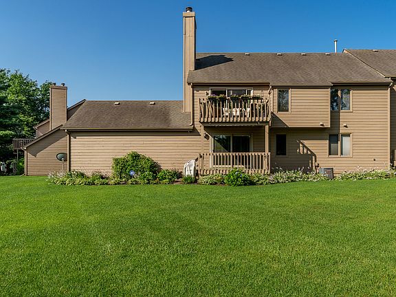 4th image of 6126 Garrett Ln