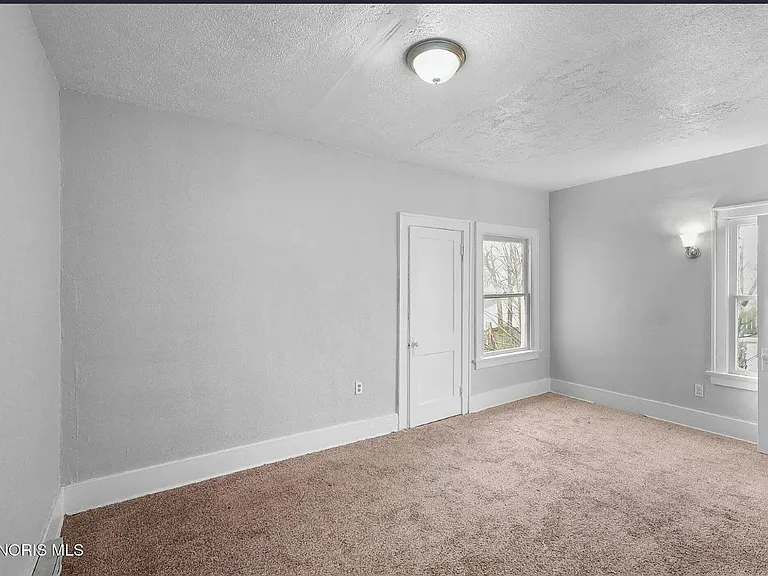 1752 Arlington Ave #3 — Photo 5
