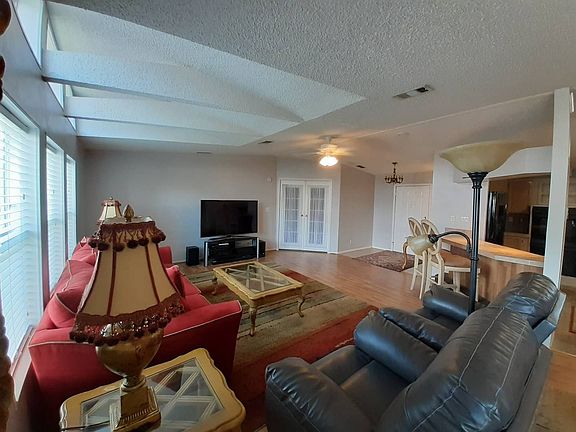 3rd image of 402 Silver Streak Ln