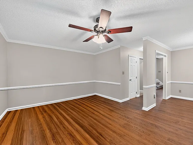 4131 Kaplan Dr — Photo 6