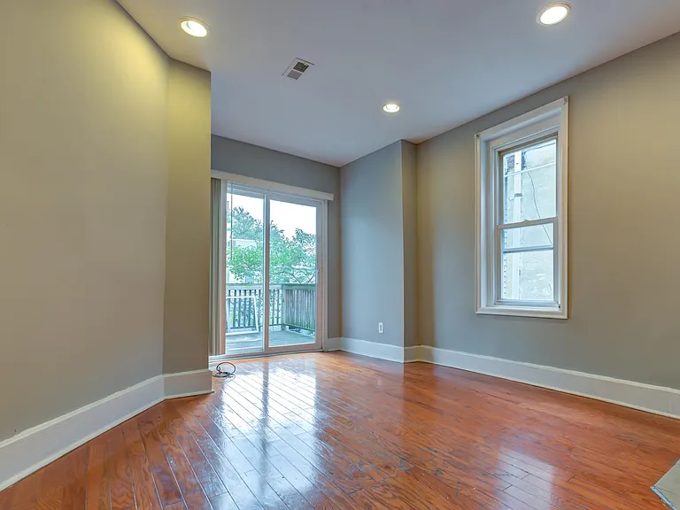 327 N Preston St #2 — Photo 4