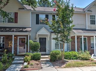 10118 Frosty Ln, Charlotte, NC 28216