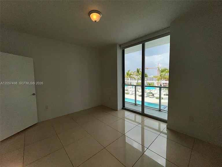 1111 SW 1st Ave #1025 — Photo 6