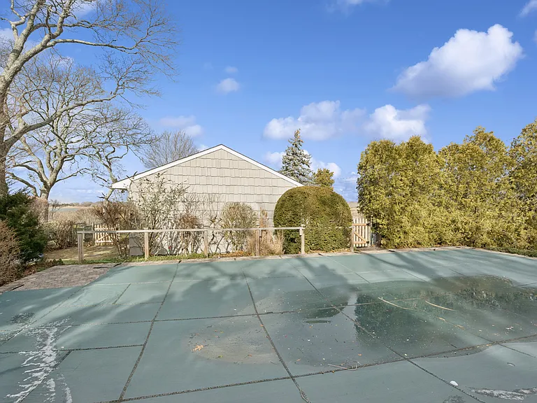 67 Shrubland Rd — Photo 9