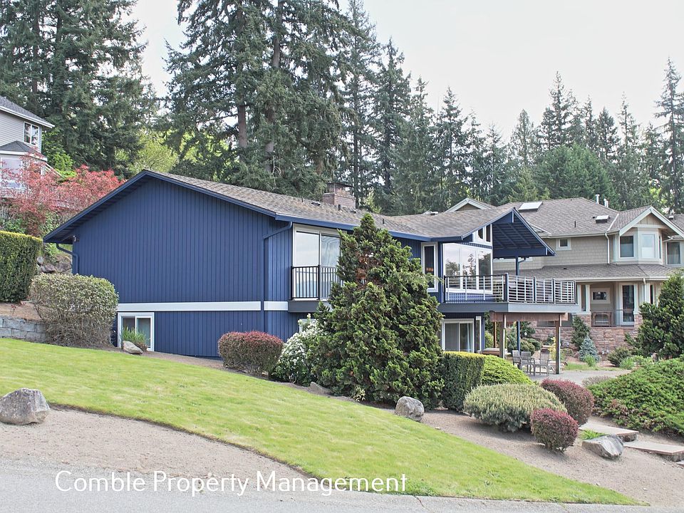 1st image of 524 205th Ave NE