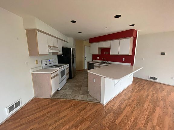 3rd image of 2255 Highview Ln W #D303