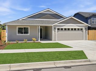 1834 Ingram Ln, Medford, OR 97501