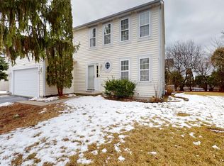 2190 N Heartland Path, Lake Villa, IL 60046