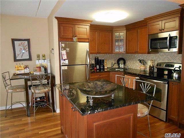 2nd image of 220 W Broadway APT 704