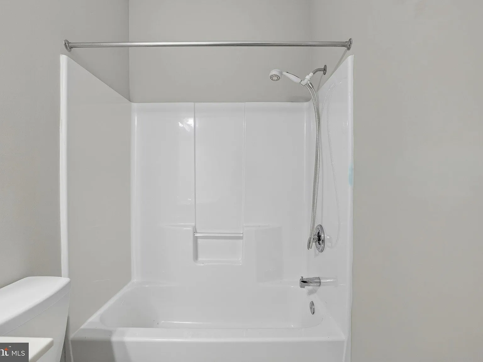 2 bed, 2.0 bath, 1000 sqft, $2,000 — Photo 1