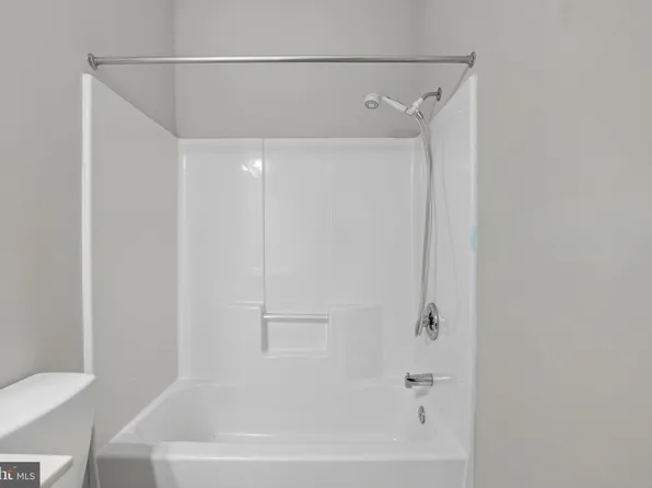3000 Fountainview Cir, Newark, DE