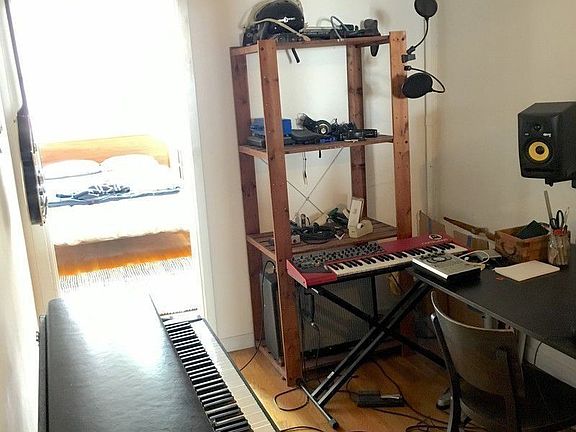 2nd image of 222 Franklin St APT 3L