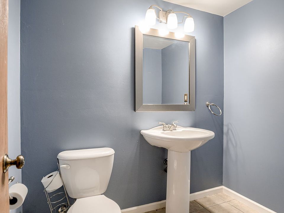house① 1819 N 49th St, Omaha, NE 68104 | Zillow