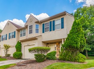 6 Plum Ct, Lafayette Hill, PA 19444