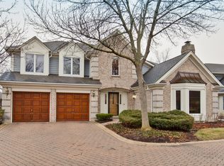 327 Rivershire Ct, Lincolnshire, IL 60069