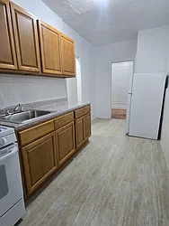 721 Walton Avenue, #E17