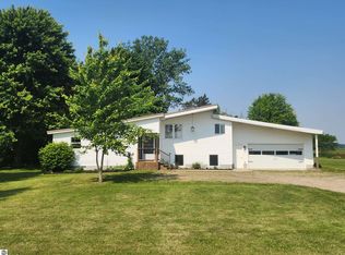 3075 Barry Rd, Breckenridge, MI 48615