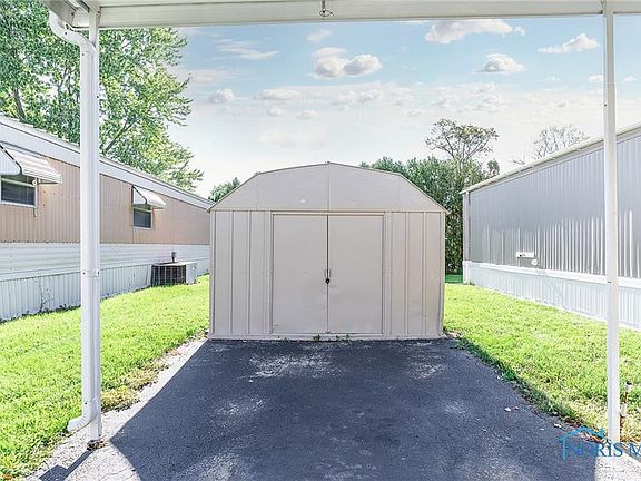 4th image of 1915 Camden Dr