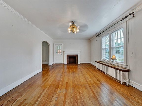4th image of 170 Huntington Blvd NE