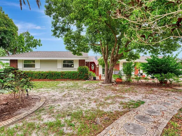 2731 Darwin Ave, Sarasota, FL 34239