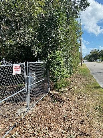 2nd image of 1024 Gibraltar Rd