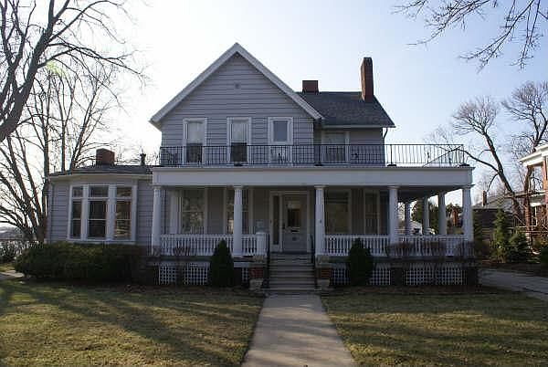 2nd image of 912 S Madison St