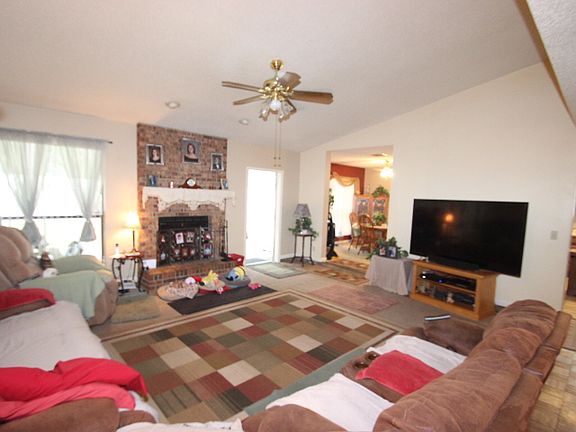 4th image of 140 Underwood Dr