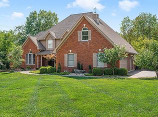 2401 Wexford Woods Ct, Saint Louis, MO 63131