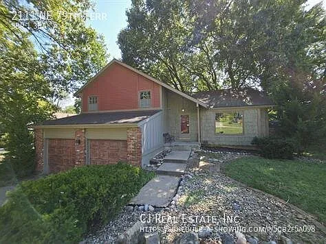 2111 NE 79th Ter