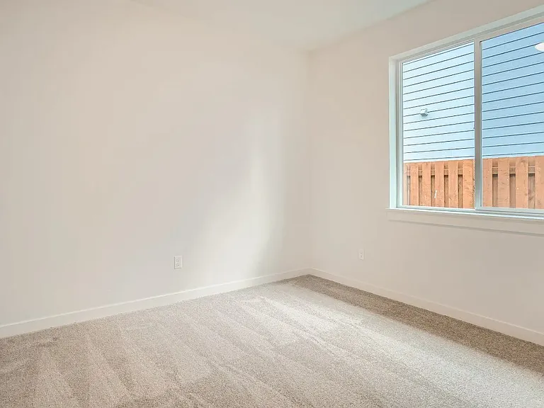 5135 Parkway Dr NE — Photo 9