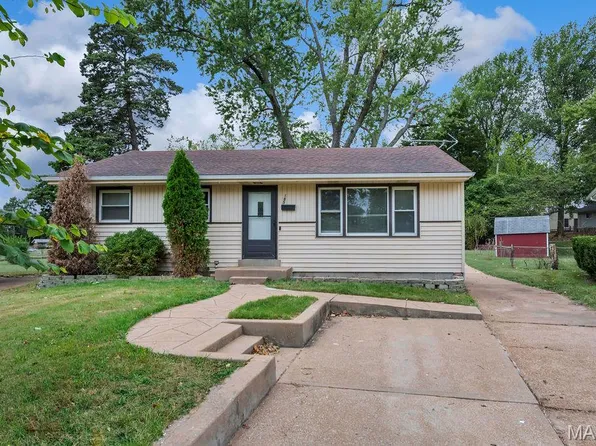 185 Eldorado Dr, Florissant, MO 63031