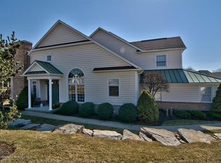 1301 Verne Close, Moosic, PA 18507