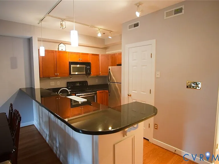 215 N 19th St #U11 — Photo 11