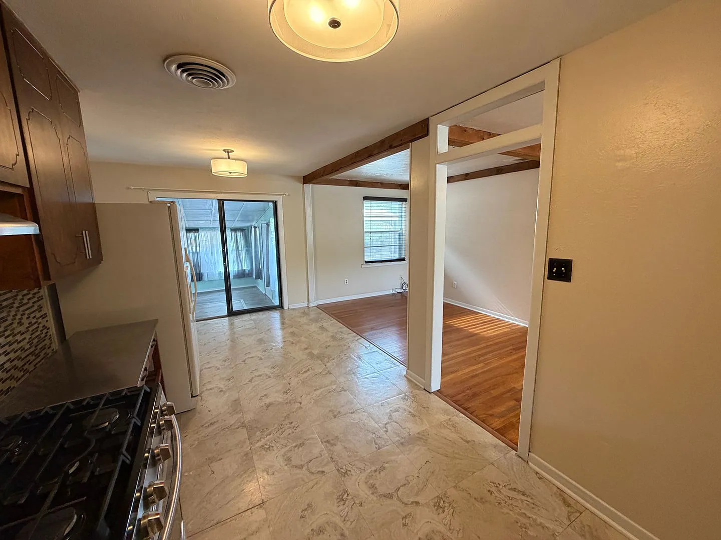 1107 S 19th St, Copperas Cove, TX 76522 — Photo 3