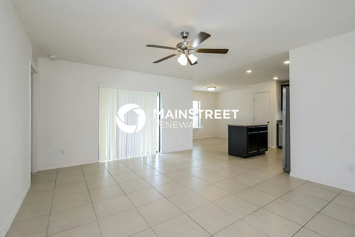 Living Room - 1499 Swan Lake Cir