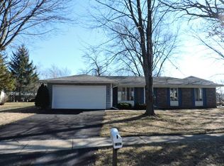 1167 Hunter Dr, Elgin, IL 60120