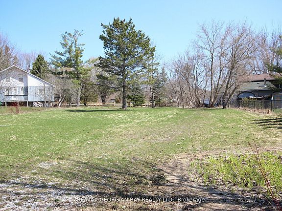 3rd image of 5766 Penetanguishene Rd