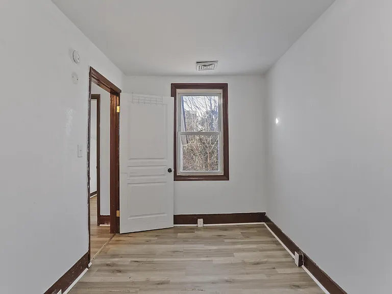 216-218 N College St — Photo 18