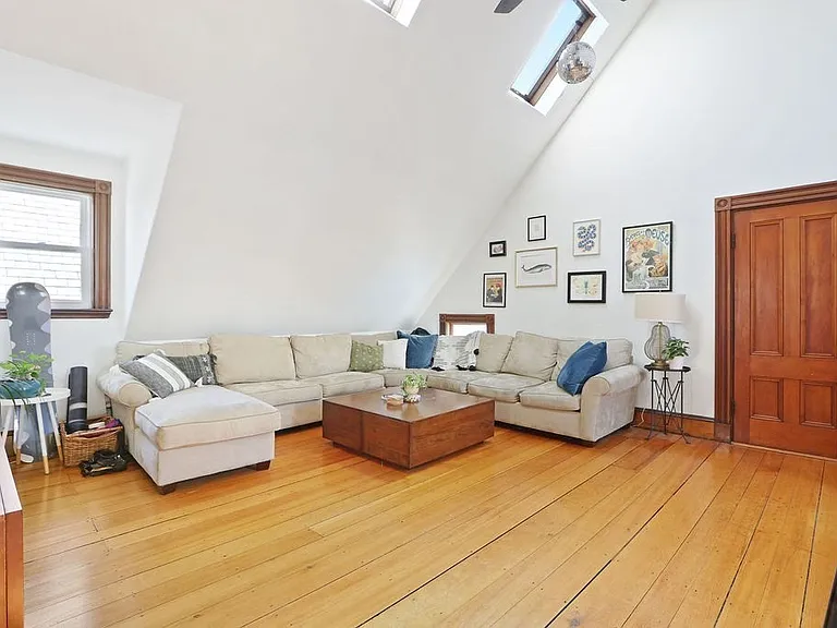 57 Harbor View St #3 — Photo 2