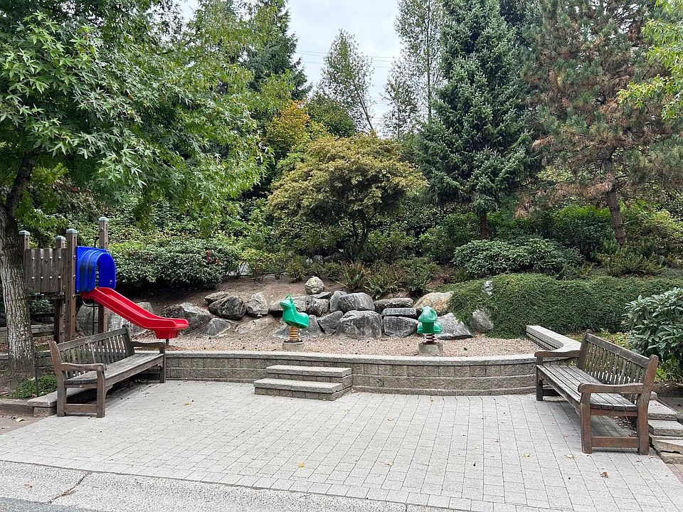 2nd image of 4768 Brentwood Dr #205