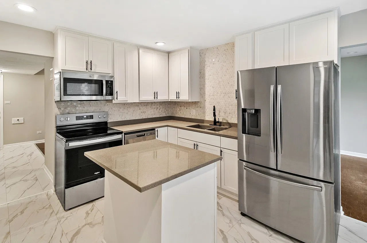 3 bed, 1.5 bath, 1288 sqft, $3,000 — Photo 3