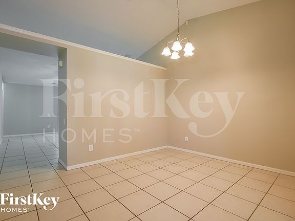 5th image of 10524 Cherry Oak Cir