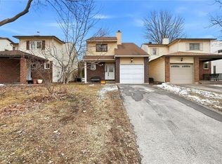 1445 Gaultois Ave, Ottawa, ON K1C3G7