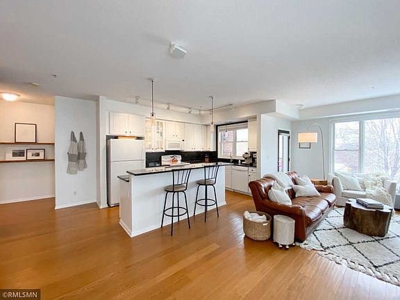 5th image of 100 4th Ave N Unit 102