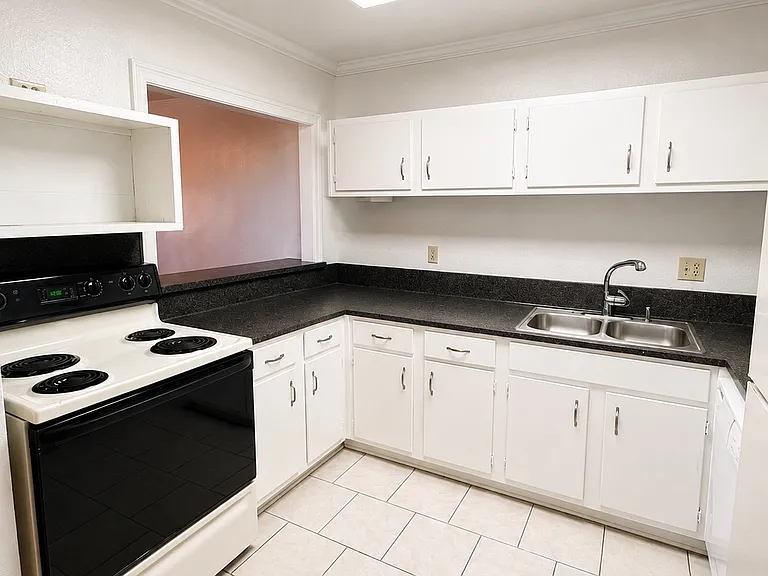 3101 Highland Rd #222 — Photo 7