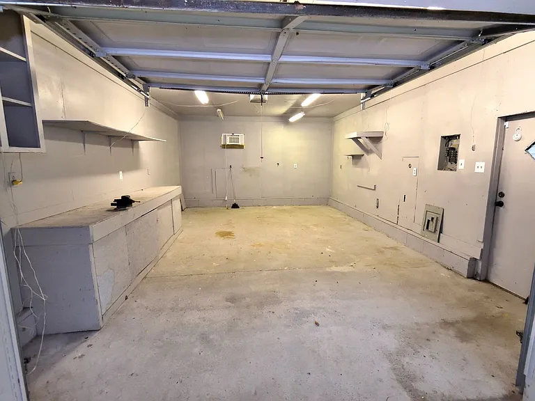 432 N Mercer St — Photo 3